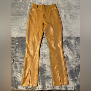 Abercrombie & Fitch Skinny Ultra High
Rise Faux Leather Split Hem Pants
Brown